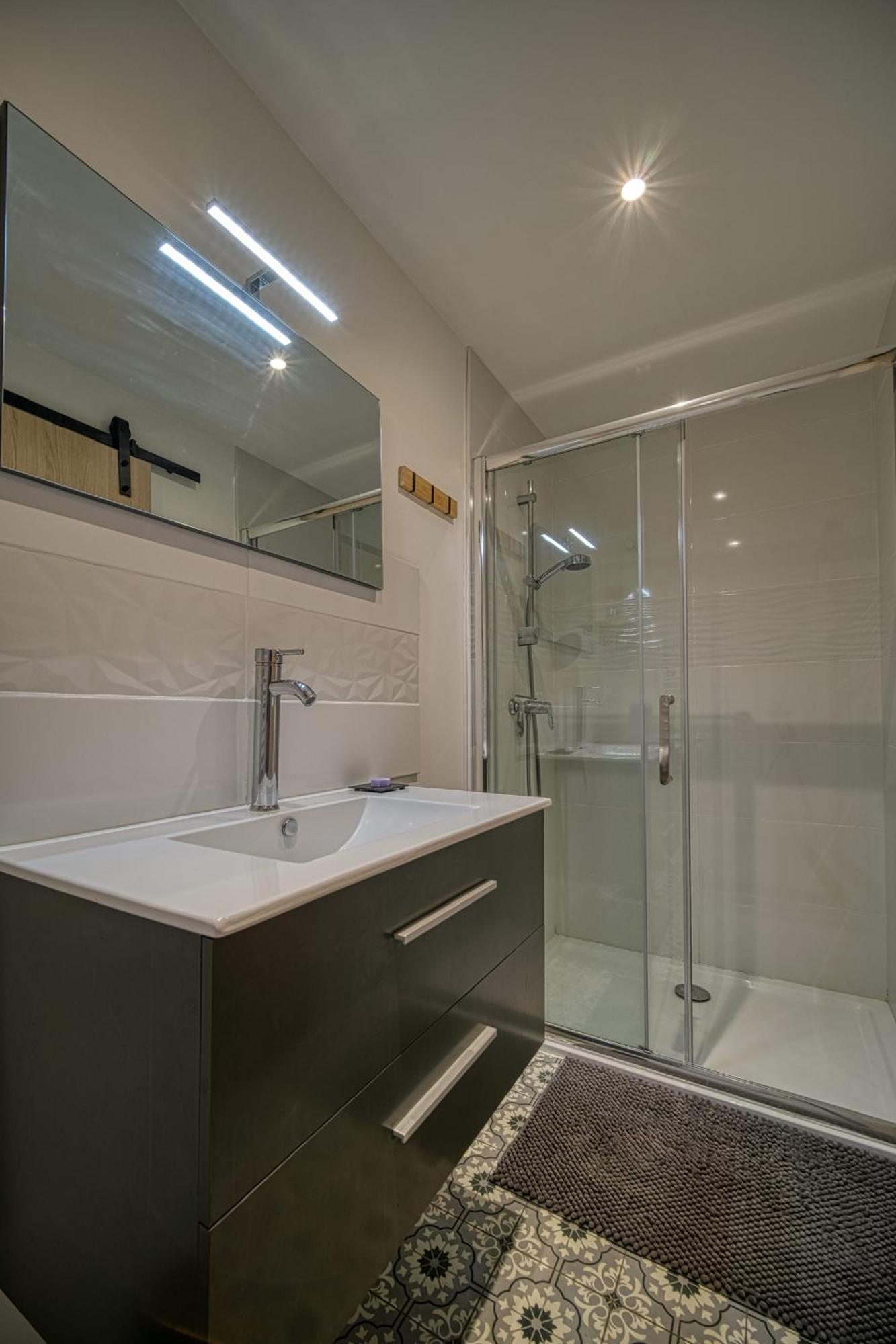 Maison Michonieres - Gite 3 Etoiles - 8 Personnes Miribel  Exteriör bild
