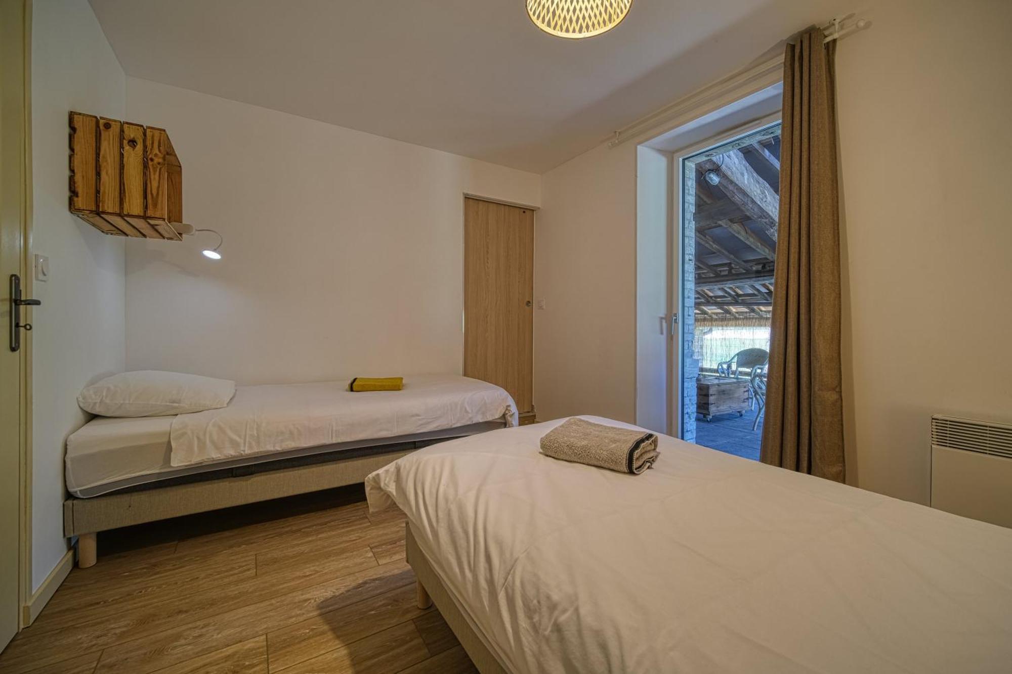 Maison Michonieres - Gite 3 Etoiles - 8 Personnes Miribel  Exteriör bild