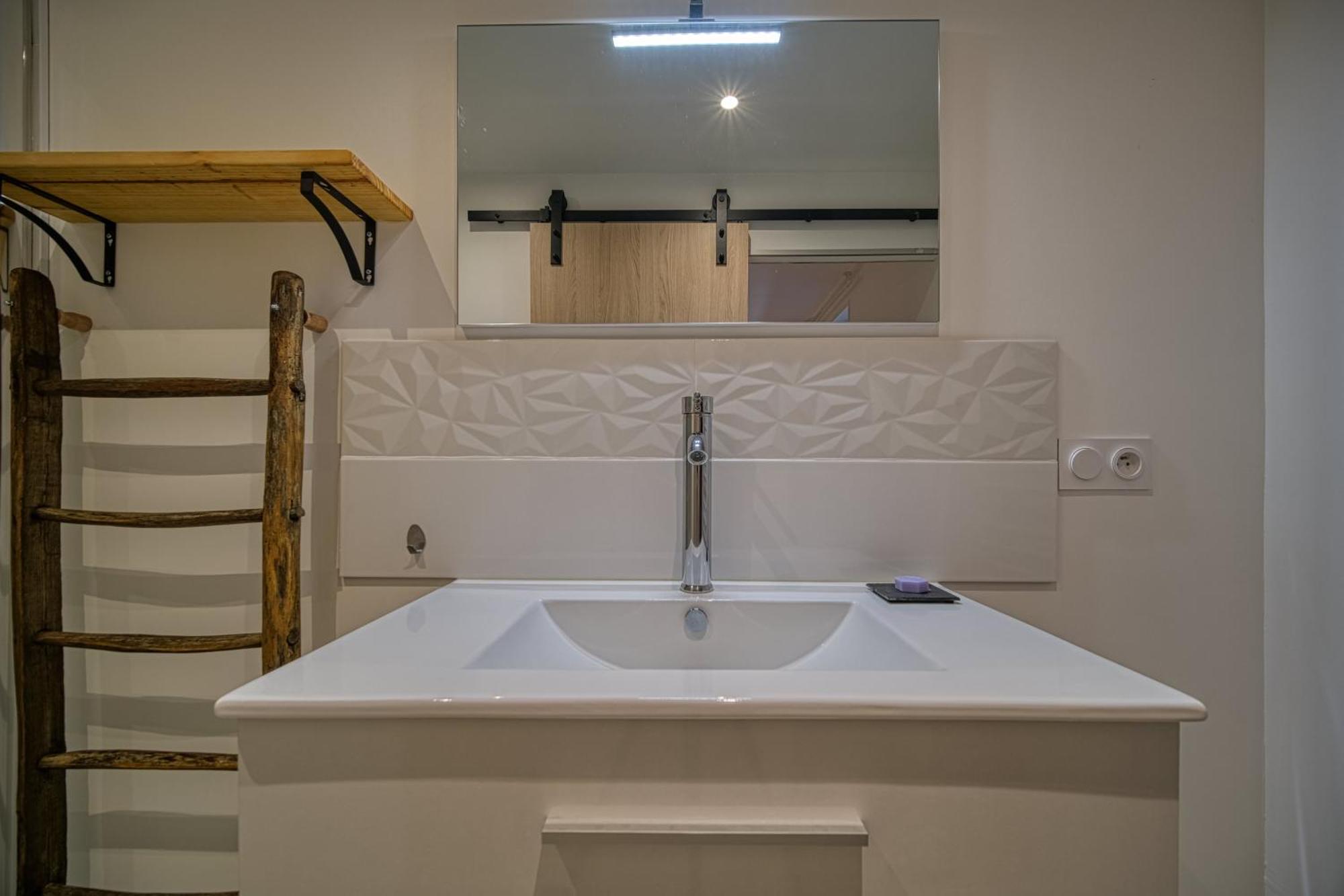 Maison Michonieres - Gite 3 Etoiles - 8 Personnes Miribel  Exteriör bild